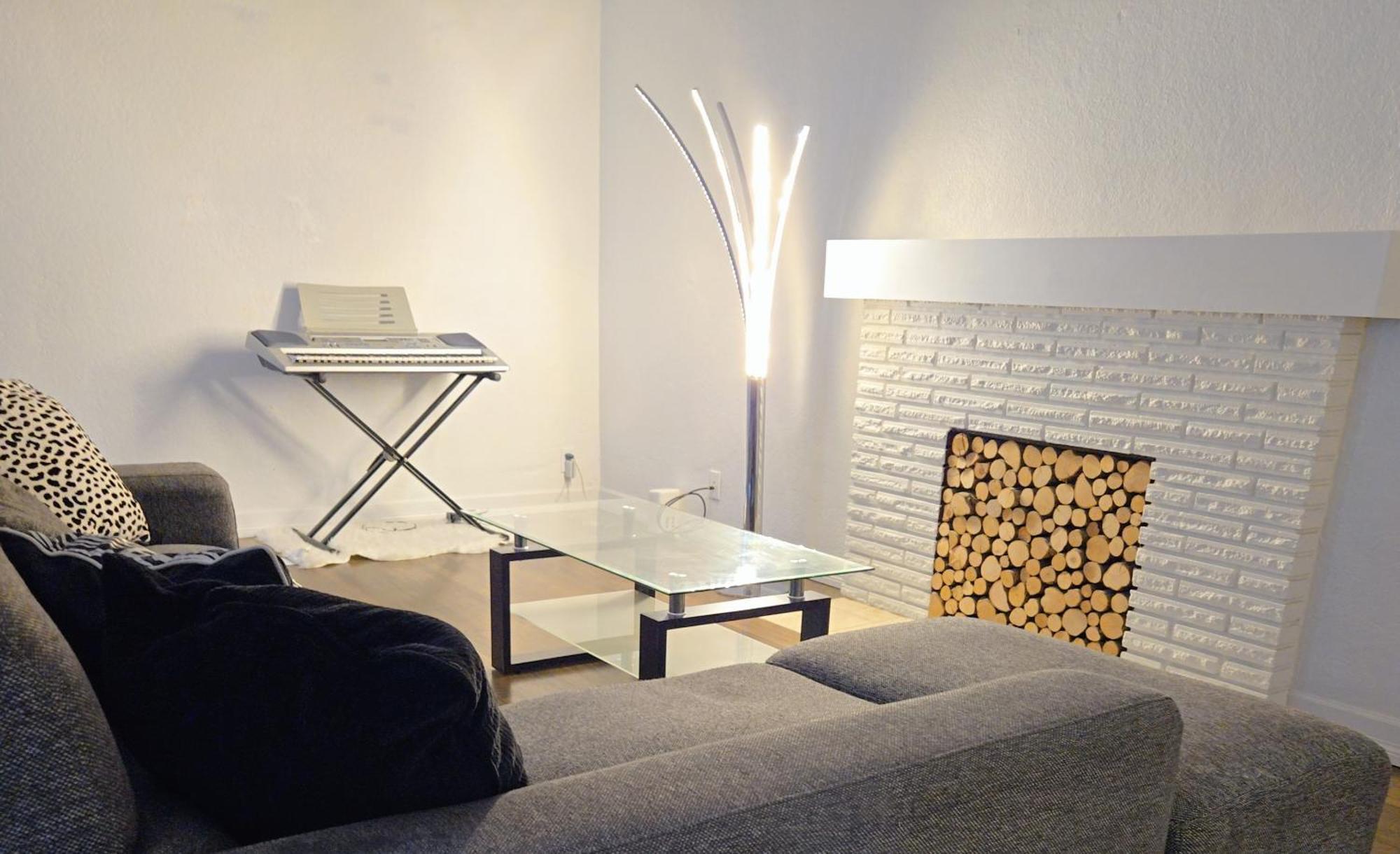 Lovely Cozy Room! With Attached Private Bath In The Heart Of Vancouver! Private Parking & Self Check-in! Vancouver