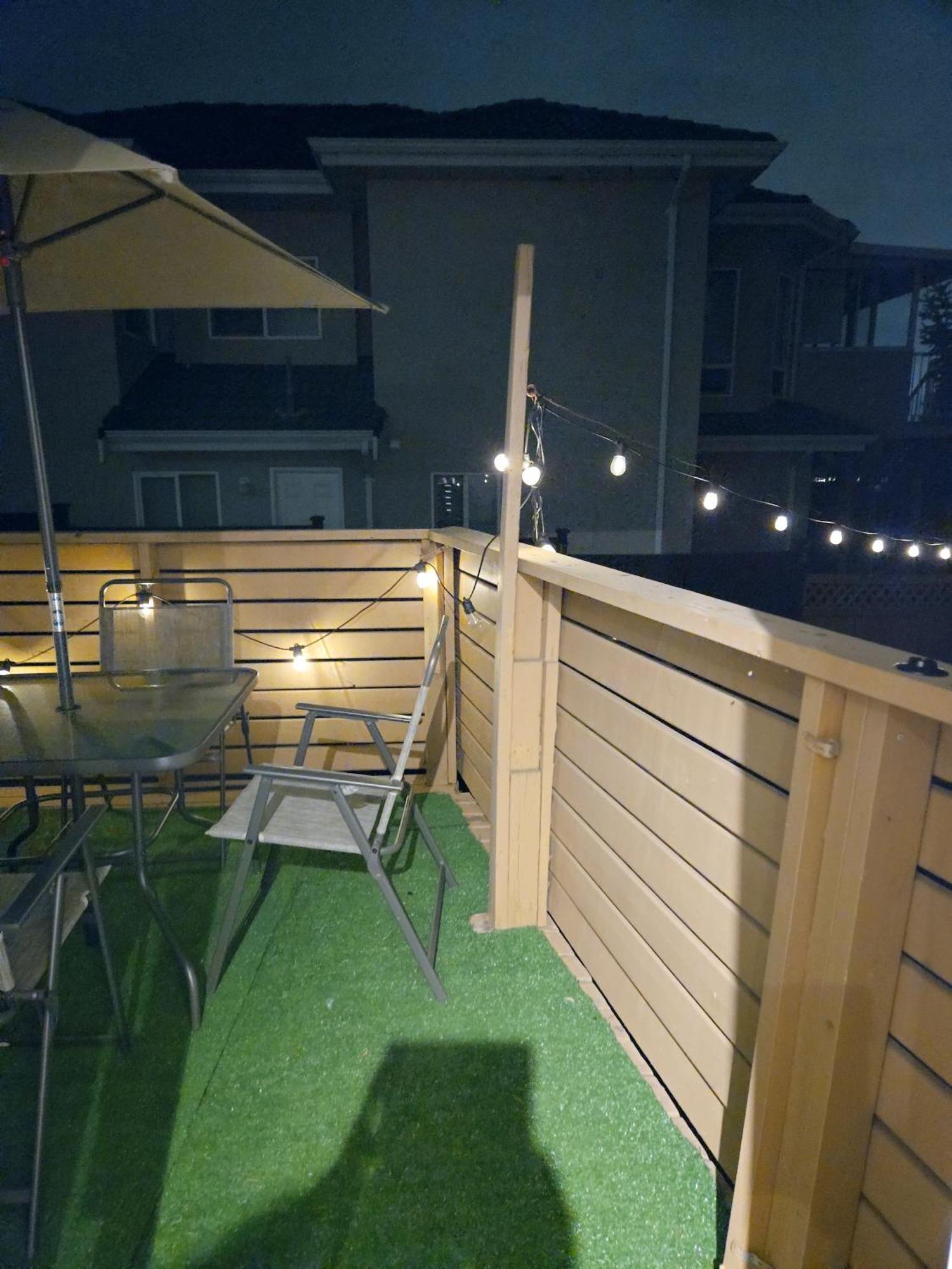 Lovely Cozy Room! With Attached Private Bath In The Heart Of Vancouver! Private Parking & Self Check-in! *